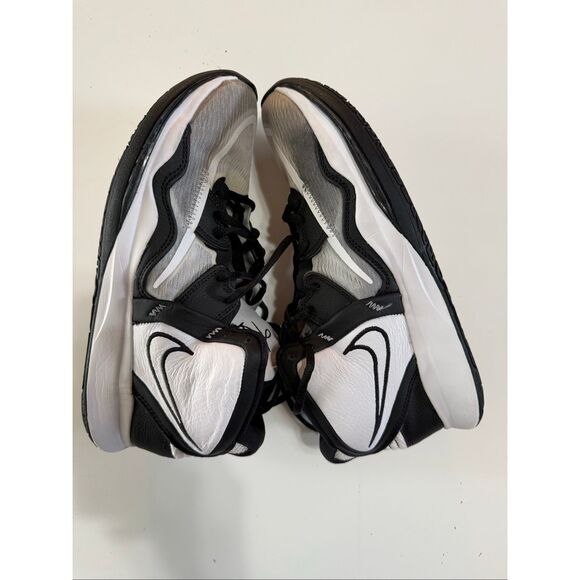 Nike Men\'s Size 10.5 Kyrie Infinity Basketball Shoes Sneakers Black White Oreo